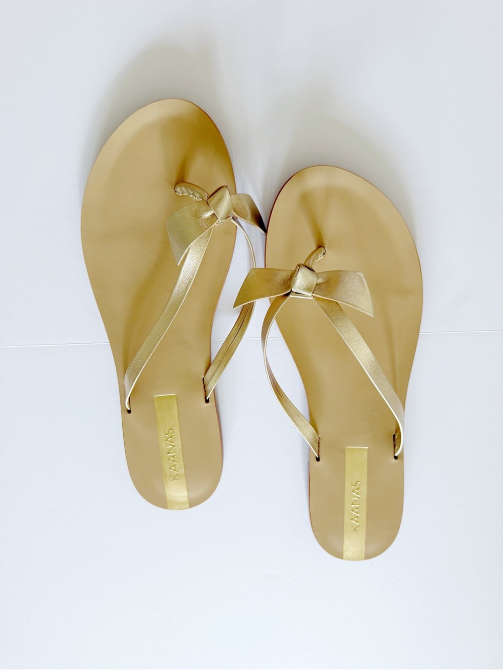 KAANAS Gold Metallic Bow Thong Flat Sandals size 8M
